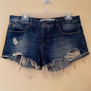 Distressed Denim Shorts‎